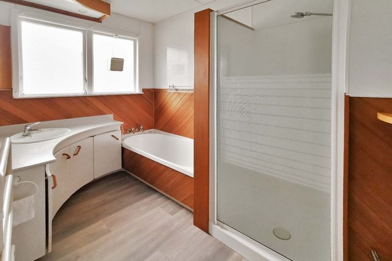 Photo of property in 24 Cypress Drive, Maungaraki, Lower Hutt, 5010