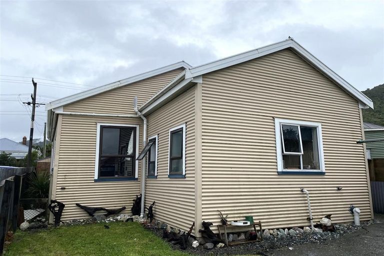 Photo of property in 10 Murray Street, Greymouth, 7805