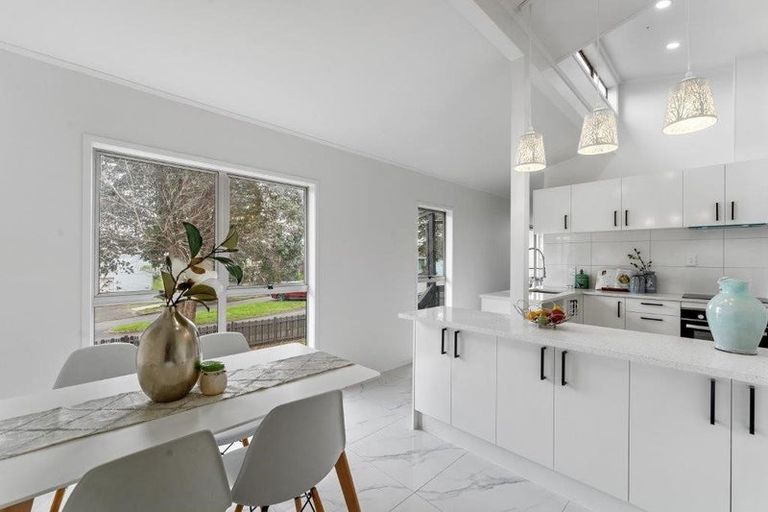 Photo of property in 7 Aden Place, Clendon Park, Auckland, 2103