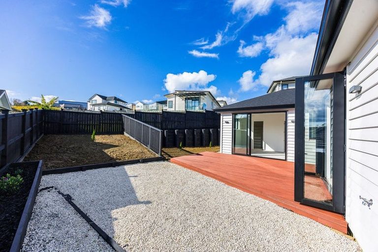 Photo of property in 13 Franheim Crescent, Orewa, 0931