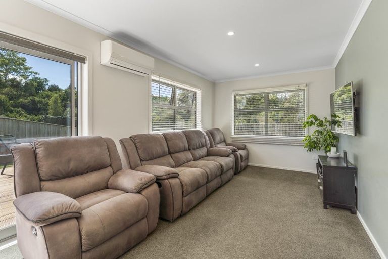 Photo of property in 15 Kingi Te Ahoaho Place, Otaki, 5512