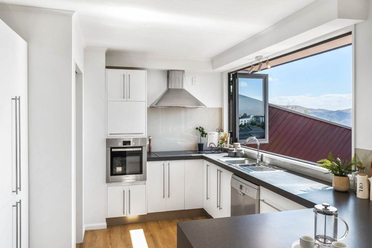 Photo of property in 5 Plains View, Mount Pleasant, Christchurch, 8081