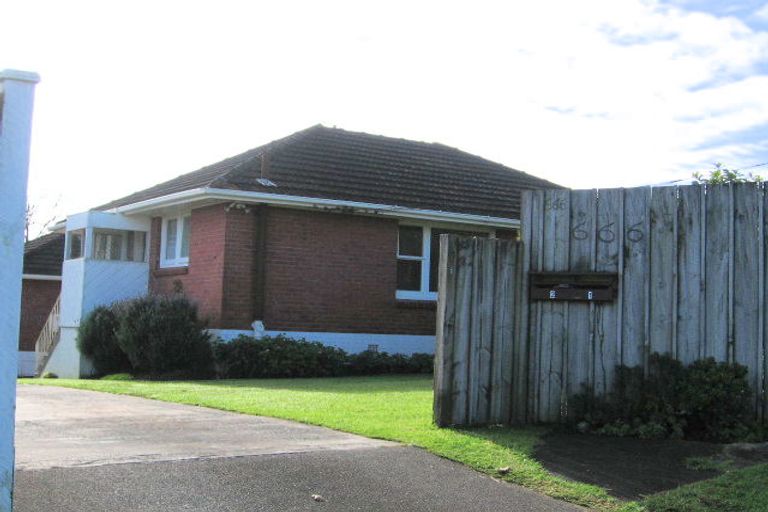 Photo of property in 2/666 Pakuranga Road, Howick, Auckland, 2010