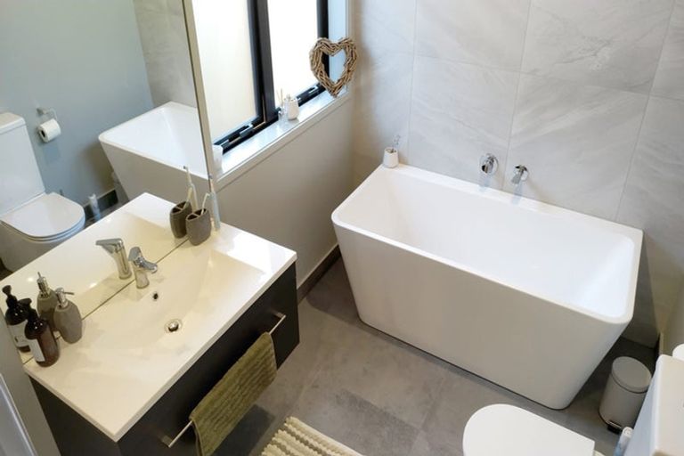 Photo of property in 25 Tamapahore Boulevard, Papamoa Beach, Papamoa, 3118