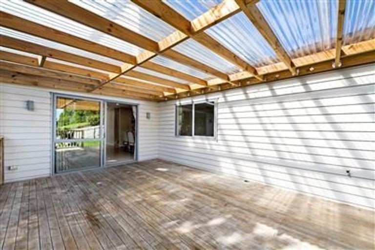 Photo of property in 32 The Enclave, Totara Heights, Auckland, 2105
