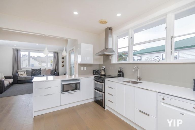 Photo of property in 32 Bracken Road, Paparangi, Wellington, 6037