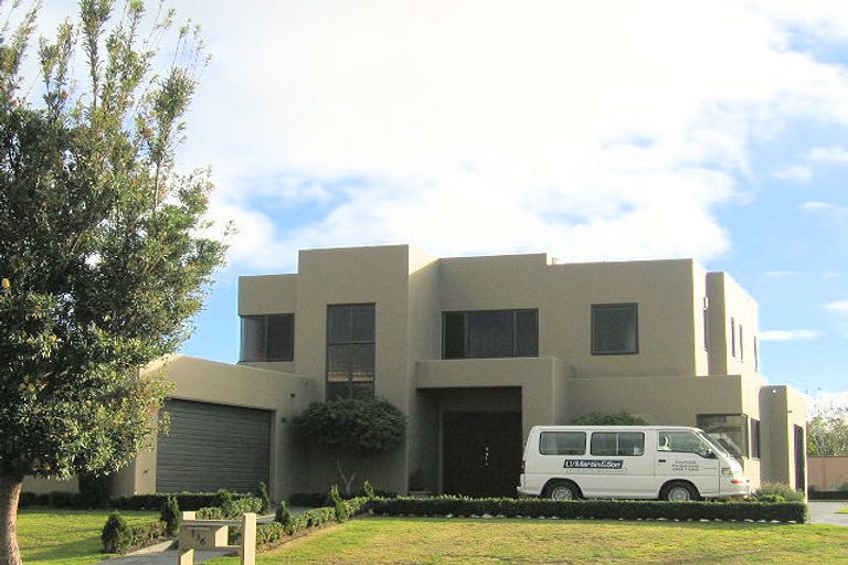Photo of property in 136 Milne Drive, Paraparaumu, 5032