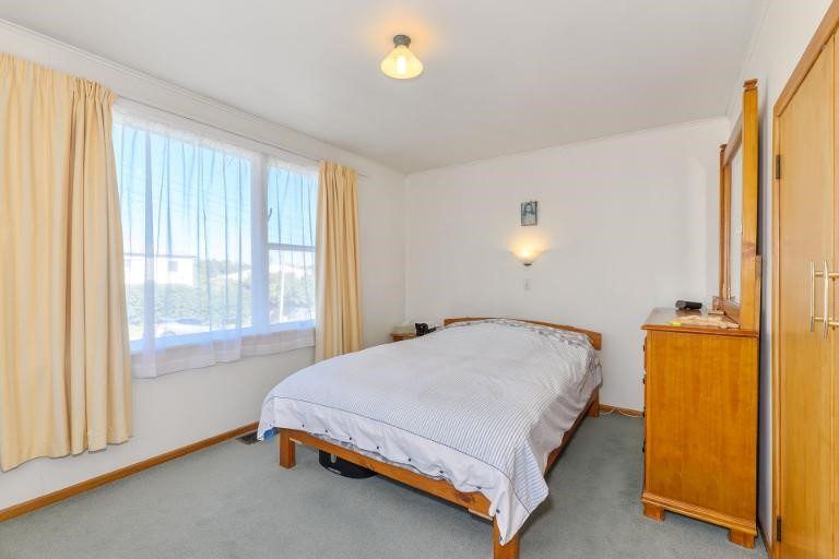 Photo of property in 18 Lavelle Road, Henderson, Auckland, 0612