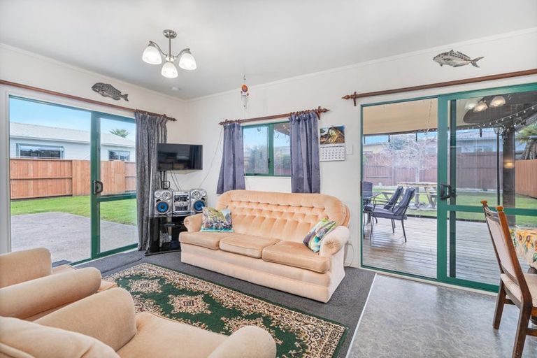 Photo of property in 25 Whitby Avenue, Whitianga, 3510