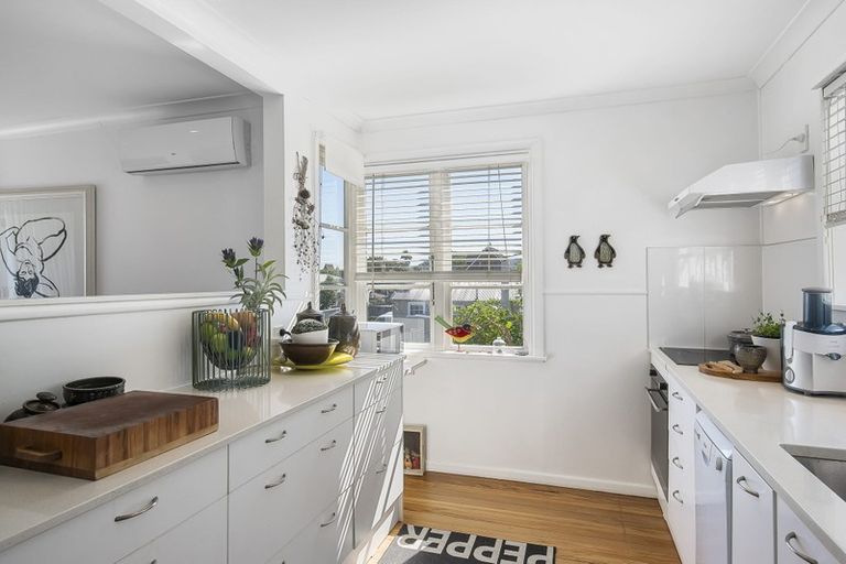 Photo of property in 118 Seaview Road, Paraparaumu Beach, Paraparaumu, 5032