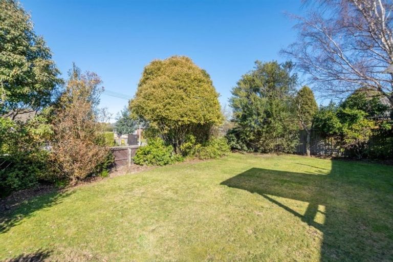 Photo of property in 30 Dickson Crescent, Hornby, Christchurch, 8042