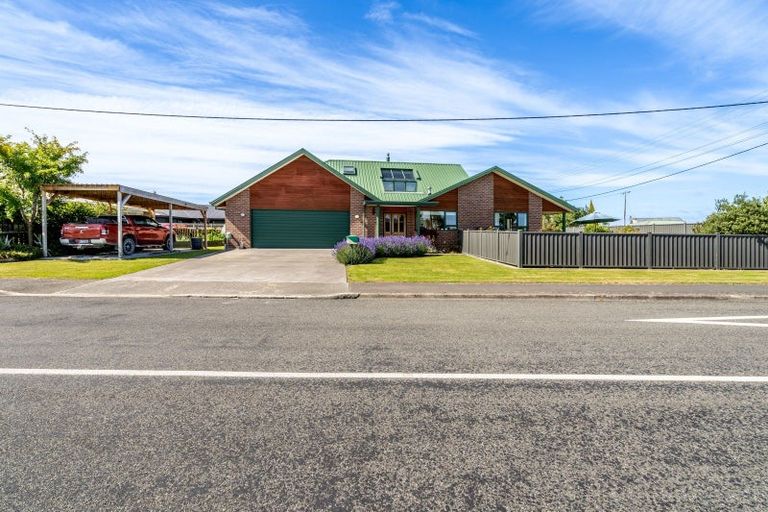 Photo of property in 15 Union Street, Winton, 9720