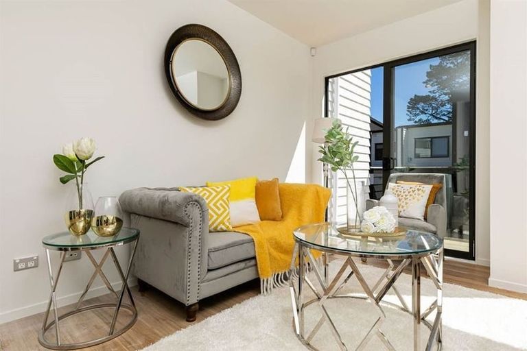 Photo of property in 19 Korokio Lane, Henderson, Auckland, 0612