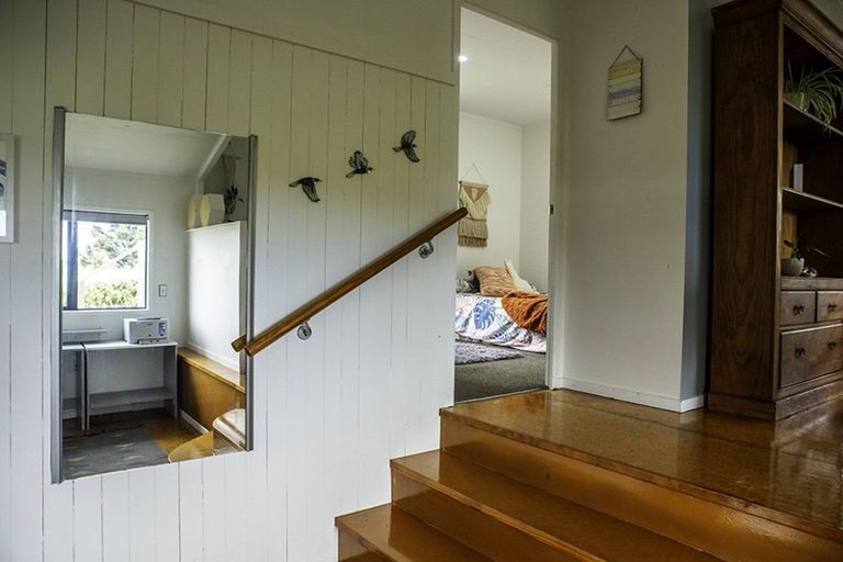 Photo of property in 37 Cable Bay Block Road, Cable Bay, 0420