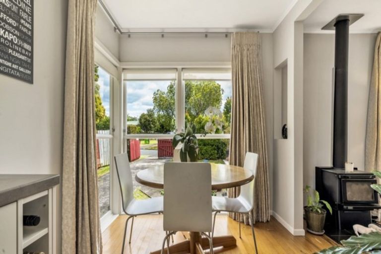 Photo of property in 88 Ennis Avenue, Pakuranga Heights, Auckland, 2010