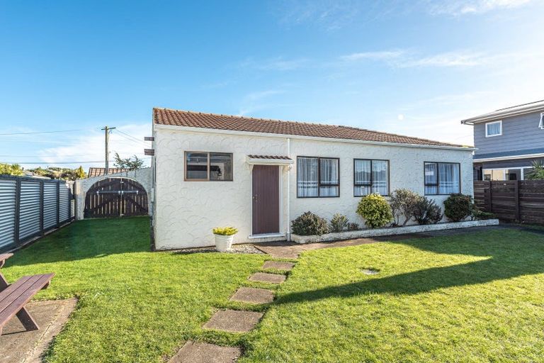 Photo of property in 4 Miro Street, Castlecliff, Whanganui, 4501