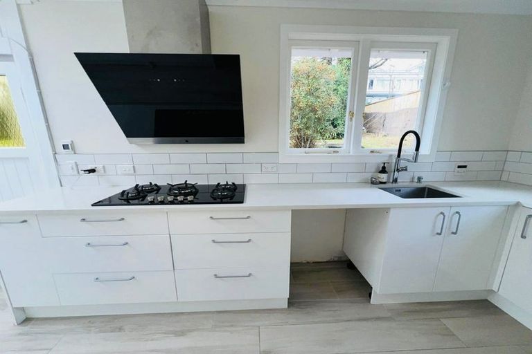 Photo of property in 32 Wairoa Road, Narrow Neck, Auckland, 0624