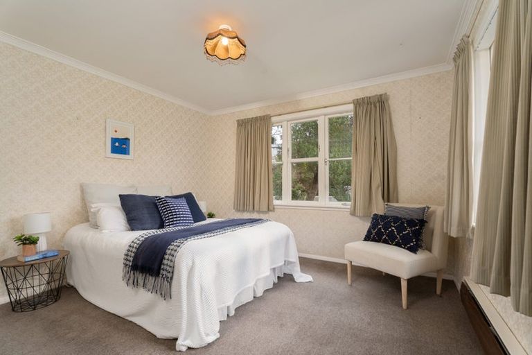 Photo of property in 1 Tainui Terrace, Tawa, Wellington, 5028