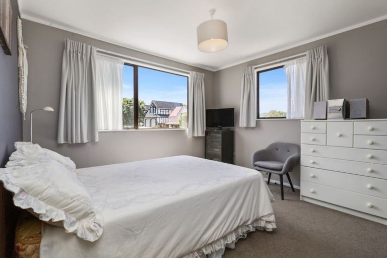 Photo of property in 14 Cullen Place, Tawa, Wellington, 5028