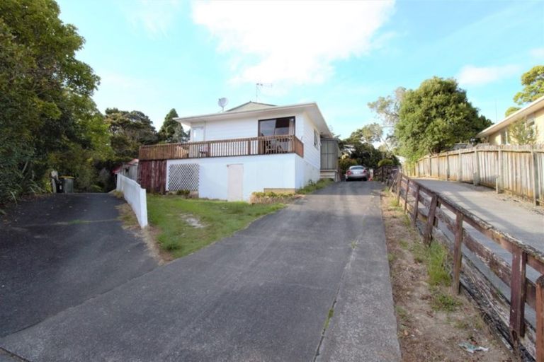 Photo of property in 1/7 Classic Grove, Bayview, Auckland, 0629