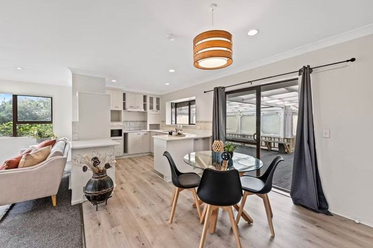 Photo of property in 36 Constable Road, Waiuku, 2123