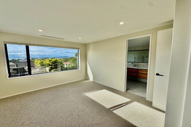 Photo of property in 1 Sandford Street, Campbells Bay, Auckland, 0630