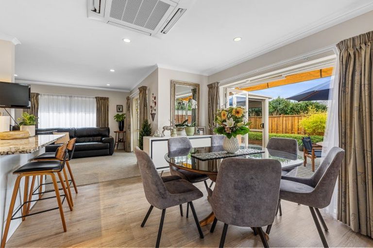 Photo of property in 9 Millstone Lane, Henderson, Auckland, 0612