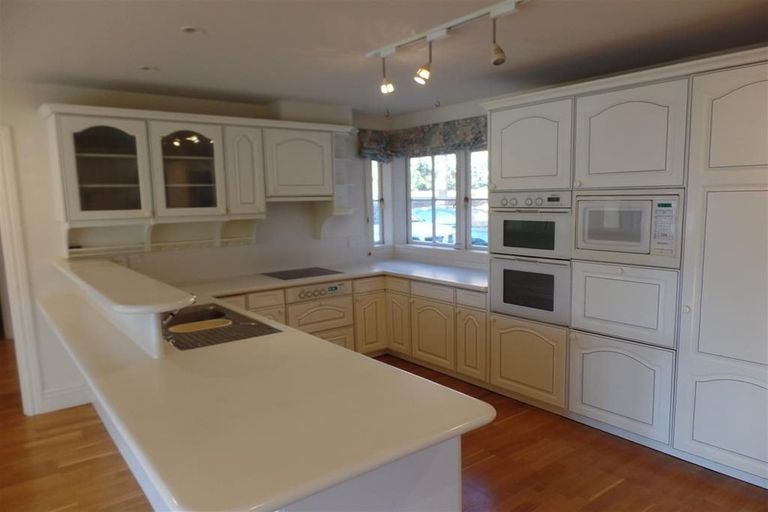 Photo of property in 14 Amreins Road, Waitakere, Henderson, 0782