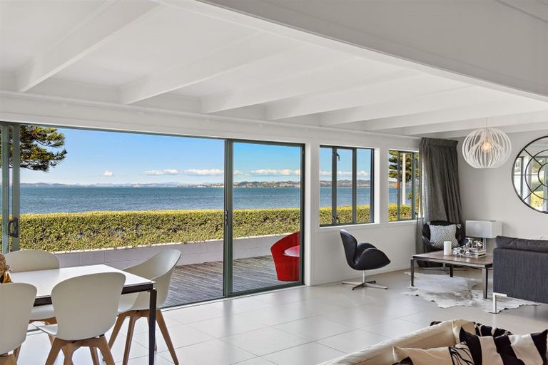 Photo of property in E/5 The Esplanade, Eastern Beach, Auckland, 2012