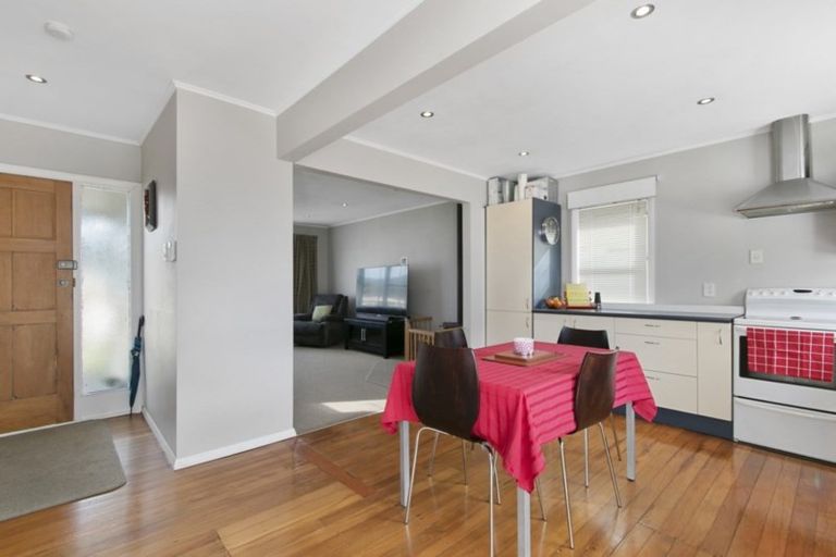 Photo of property in 44 Bull Avenue, Wainuiomata, Lower Hutt, 5014