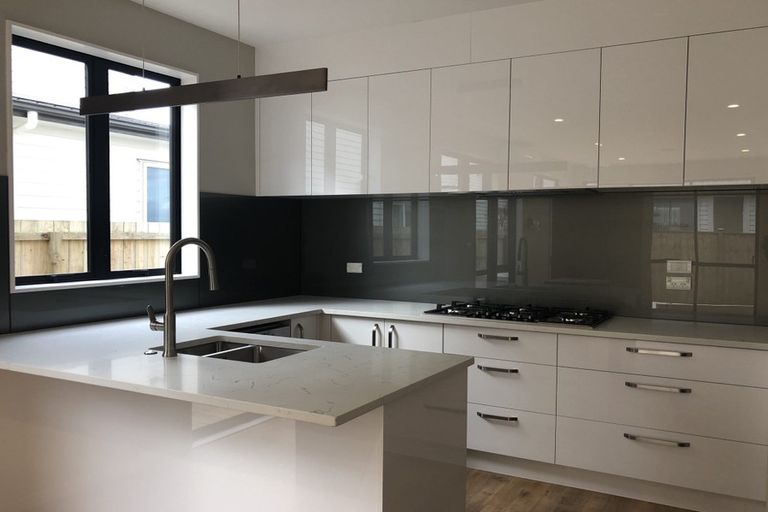 Photo of property in 8 Turret Lane, Hobsonville, Auckland, 0616