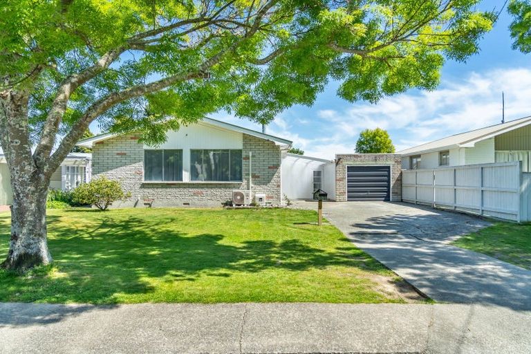 Photo of property in 8 Cruickshank Road, Clouston Park, Upper Hutt, 5018