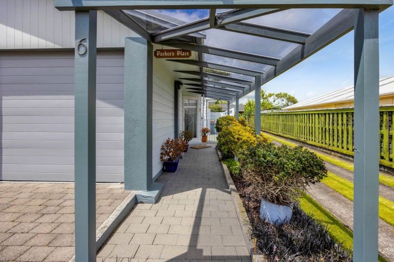Photo of property in 6 Argyle Place, Highlands Park, New Plymouth, 4312
