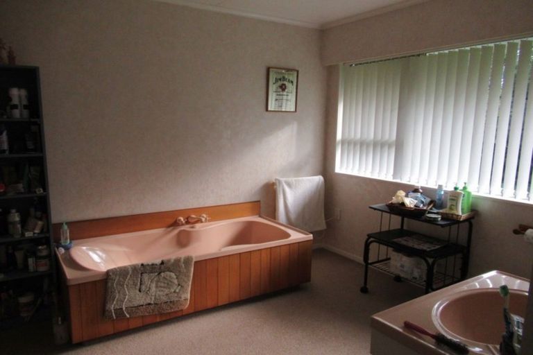 Photo of property in 91 Mcleavey Road, Ohau, Levin, 5570