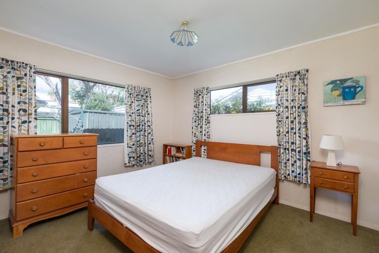 Photo of property in 1/32 Queen Street, Papakura, 2110