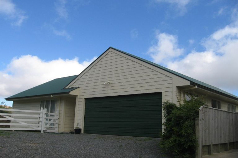 Photo of property in 82 Woodhouse Avenue, Karori, Wellington, 6012