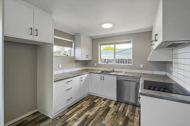 Photo of property in 12 Lockhart Avenue, Milson, Palmerston North, 4414