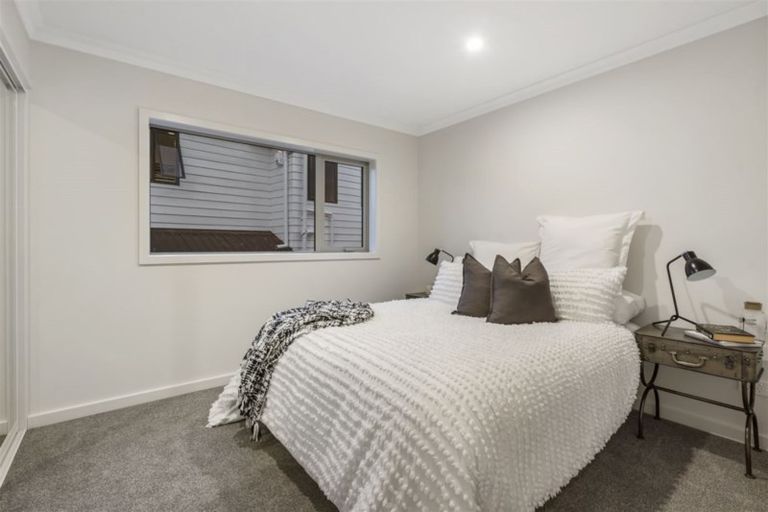 Photo of property in 9a Clematis Avenue, Murrays Bay, Auckland, 0630