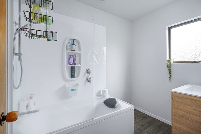 Photo of property in 74a Kahikatea Drive, Melville, Hamilton, 3206