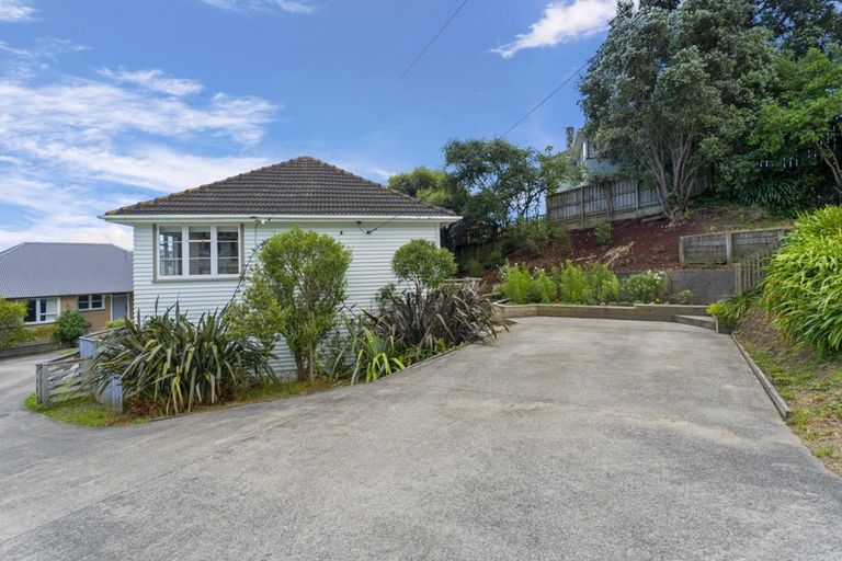 Photo of property in 23 Chaffey Crescent, Titahi Bay, Porirua, 5022