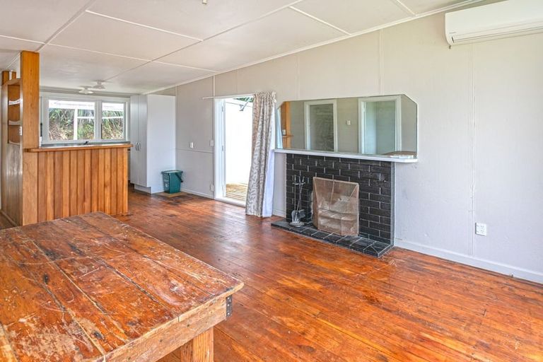 Photo of property in 9 Adams Road, Thornton Bay, Thames, 3575