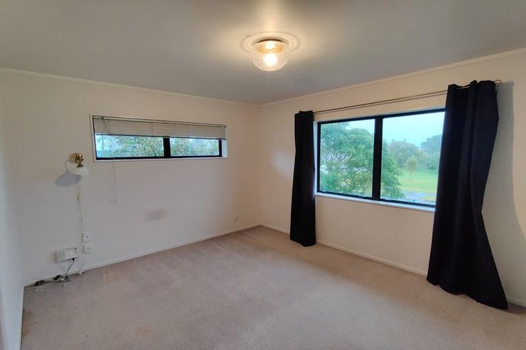 Photo of property in 92 Aviemore Drive, Highland Park, Auckland, 2010
