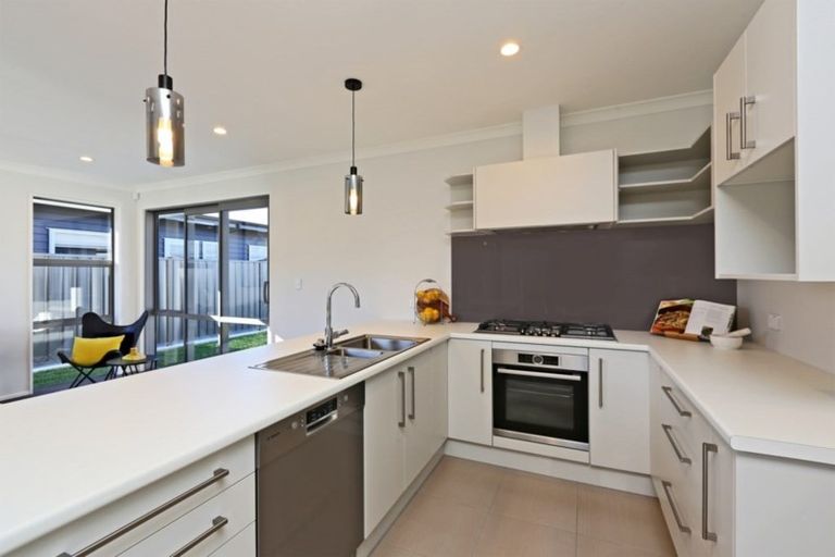 Photo of property in 18 Pelorus Avenue, Poraiti, Napier, 4112