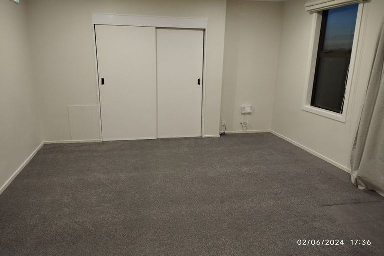 Photo of property in 19 Carluke Street, Paparangi, Wellington, 6037