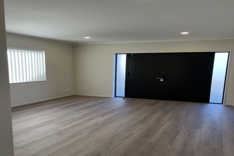 Photo of property in 28 Ballyalton Crescent, Flat Bush, 2019