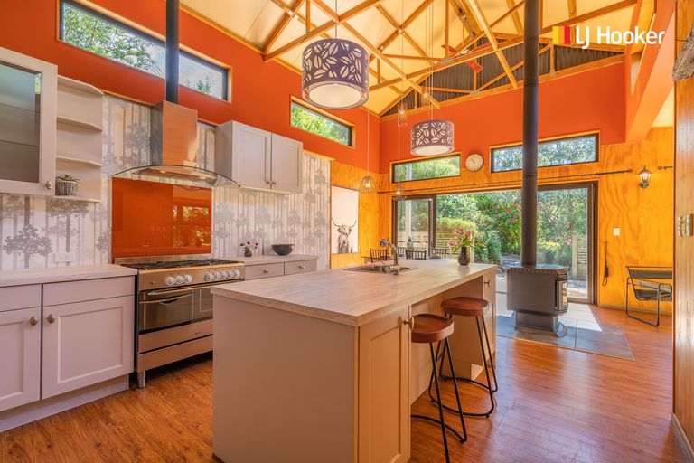 Photo of property in 6 Caleb Place, Helensburgh, Dunedin, 9010