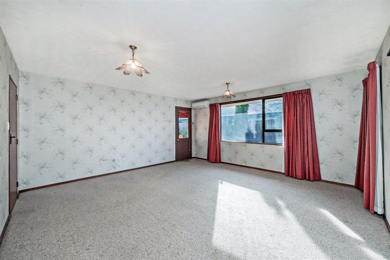 Photo of property in 3/22 Lake Terrace Road, Burwood, Christchurch, 8061