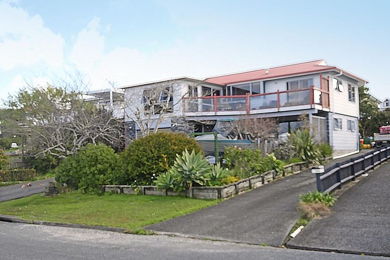 Photo of property in 9 Hinemoa Place, Snells Beach, 0920