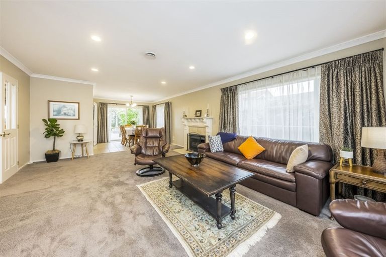 Photo of property in 264 Hill Road, The Gardens, Auckland, 2105