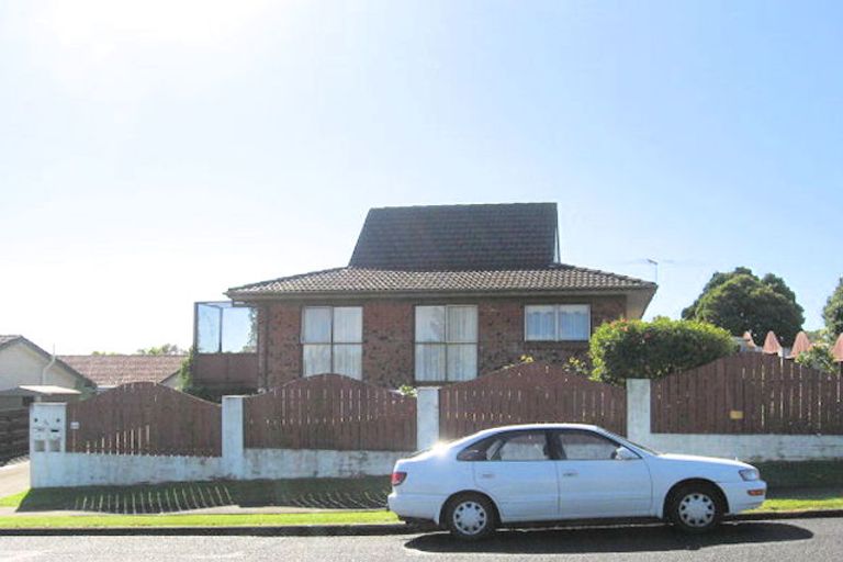 Photo of property in 2/76 Highland Park Drive, Highland Park, Auckland, 2010